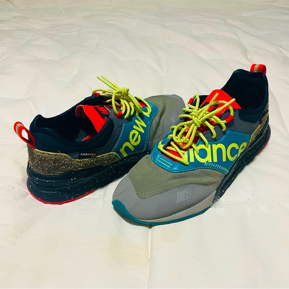 NEW BALANCE 997H SNEAKER - MENS 10.5 US